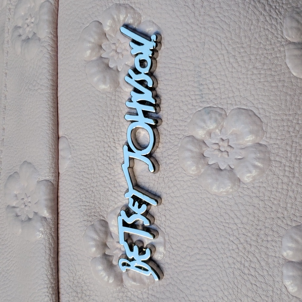 Betsy Johnson pouch - Picture 5 of 8